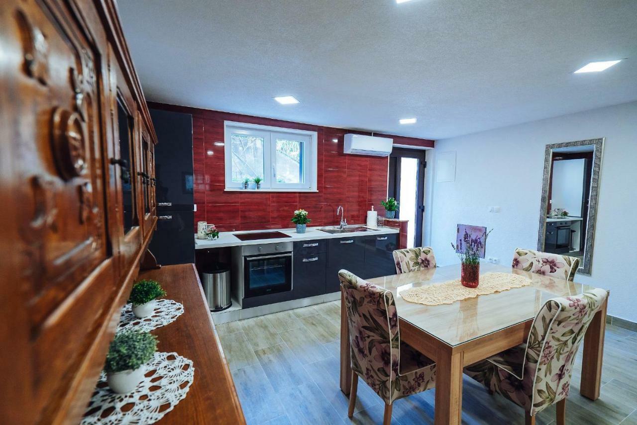 Apartman Kristina Lägenhet Split Exteriör bild