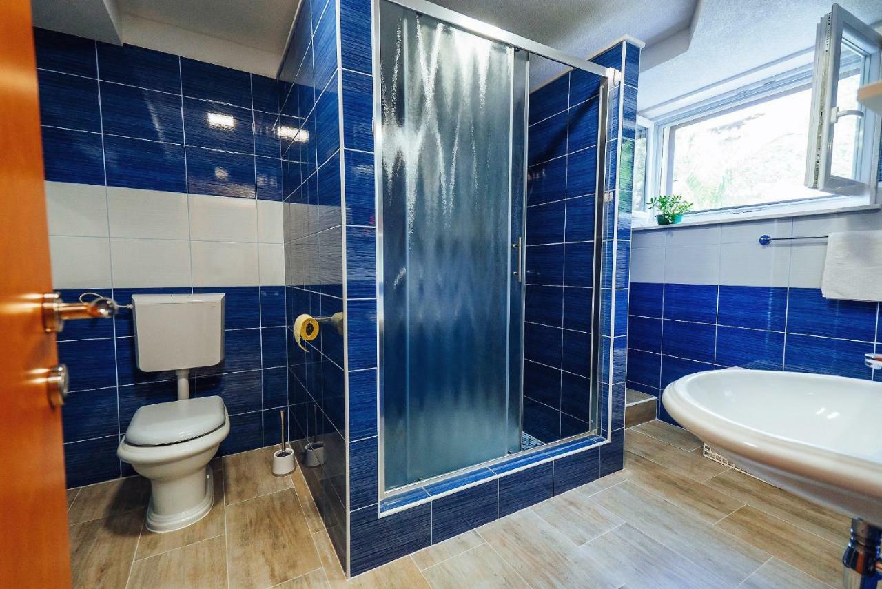 Apartman Kristina Lägenhet Split Exteriör bild